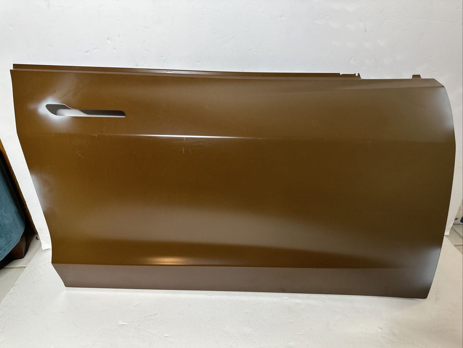 Tesla model 3 Front Right Hand Door Skin 1081438-S0-G